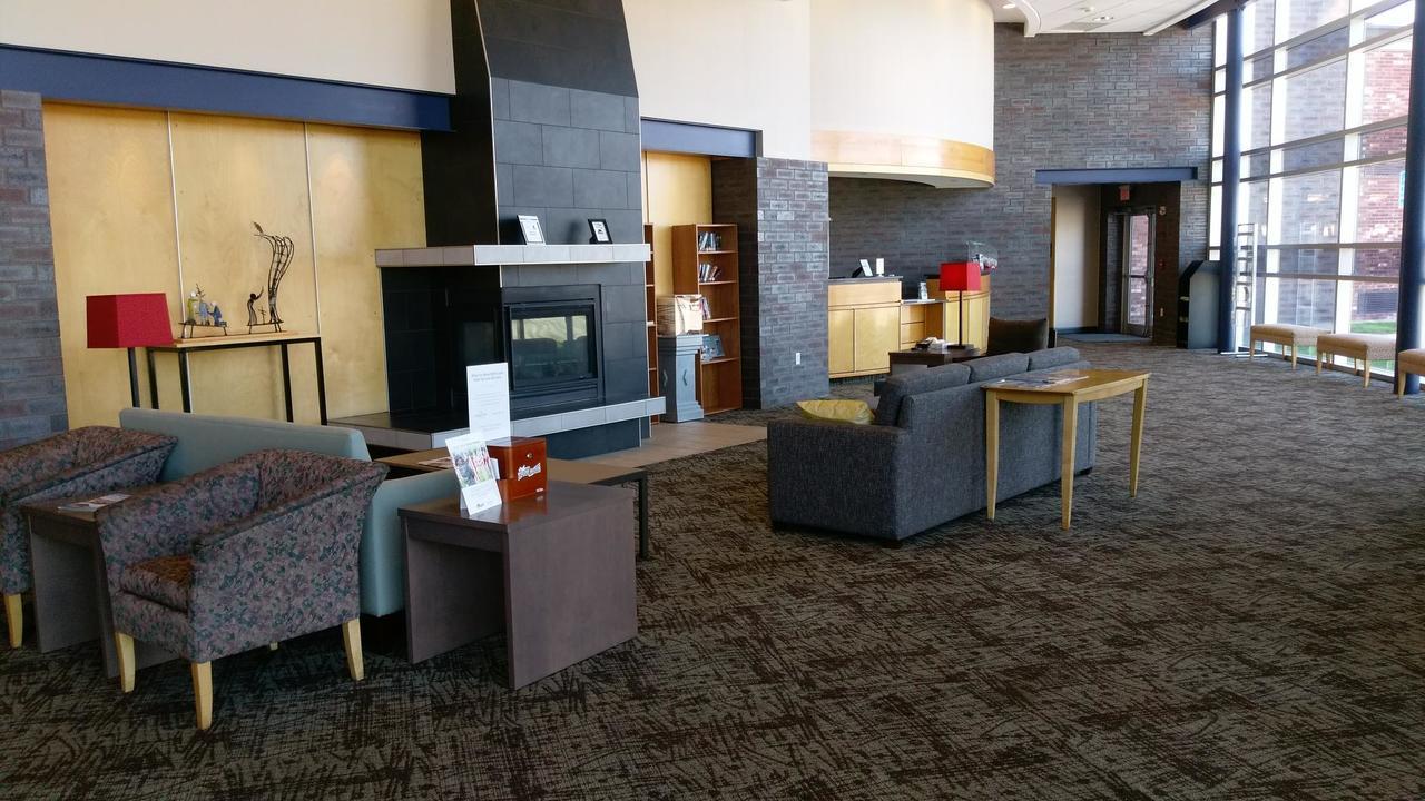 Country Inn & Suites By Radisson, Fergus Falls, Mn Eksteriør billede